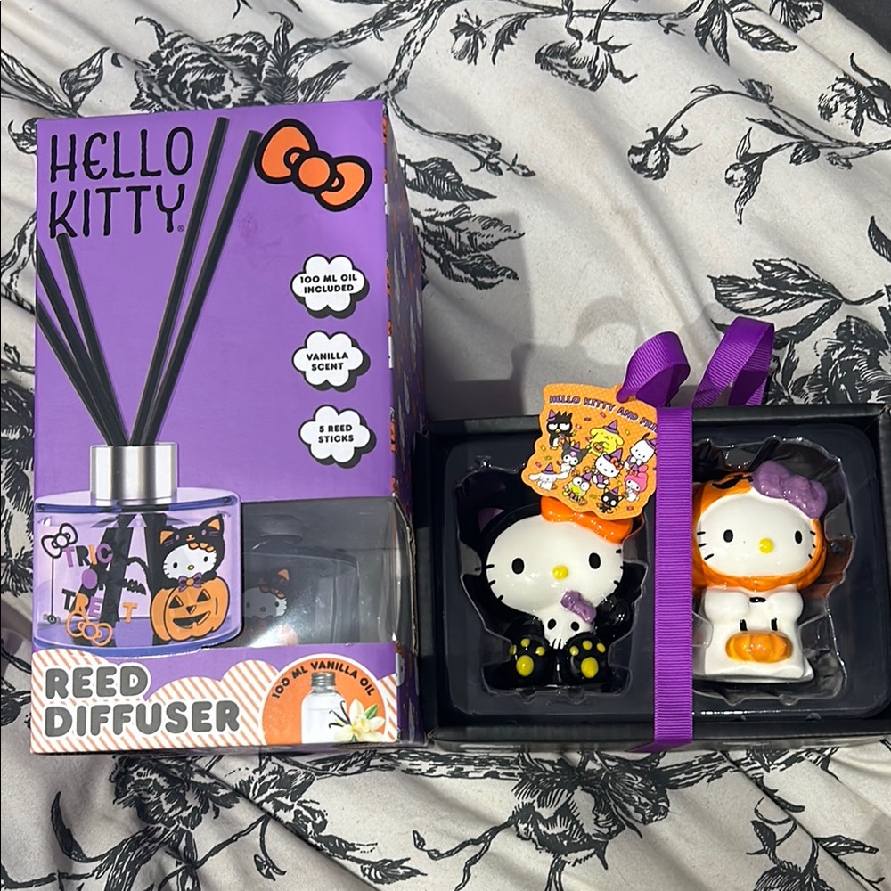 Hello Kitty Reed Diffuser and Salt/ Pepper Set - Black, White, Orange, Purple